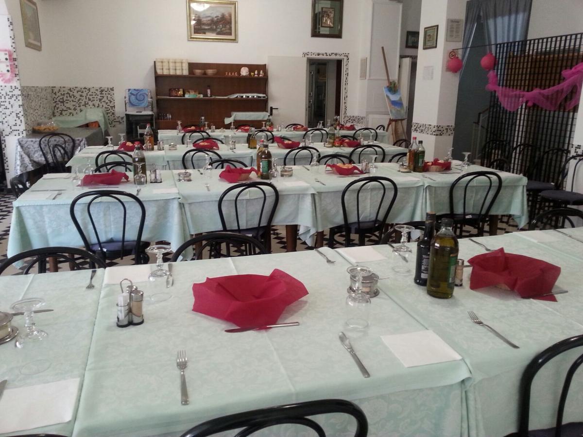 Hotel Villa Podgora Римини Экстерьер фото