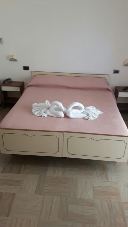 Hotel Villa Podgora Римини Экстерьер фото