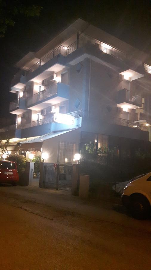 Hotel Villa Podgora Римини Экстерьер фото