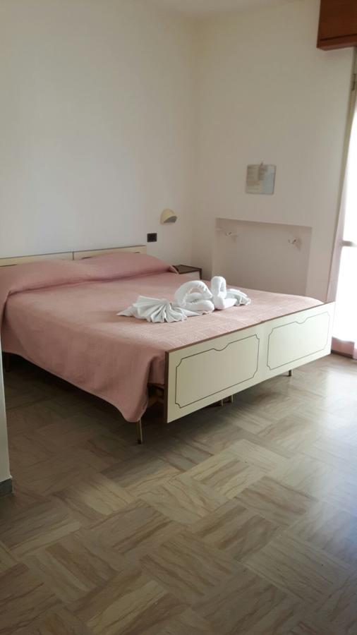 Hotel Villa Podgora Римини Экстерьер фото