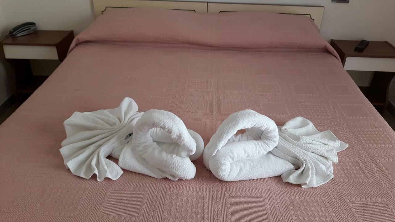 Hotel Villa Podgora Римини Экстерьер фото