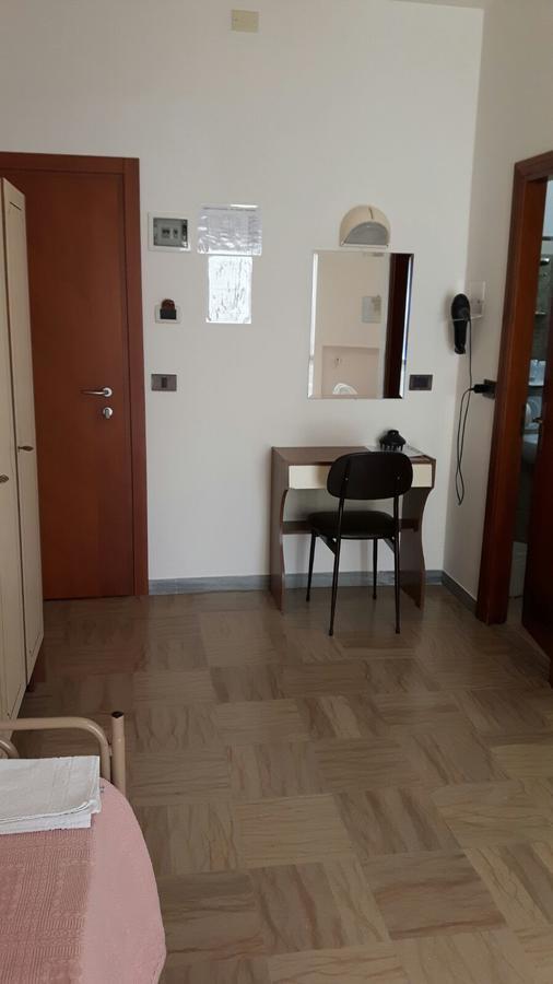 Hotel Villa Podgora Римини Экстерьер фото
